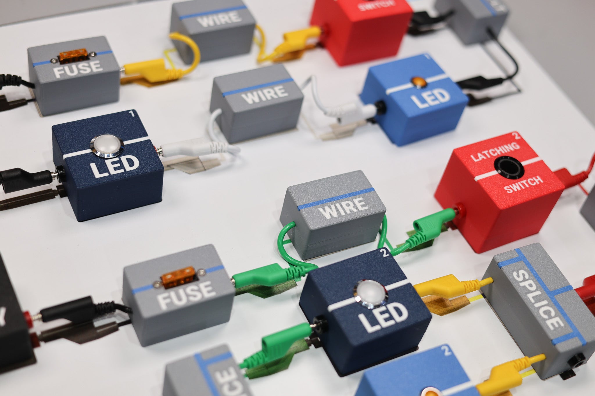 MMTS - Series-Parallel Circuit Trainer Kit